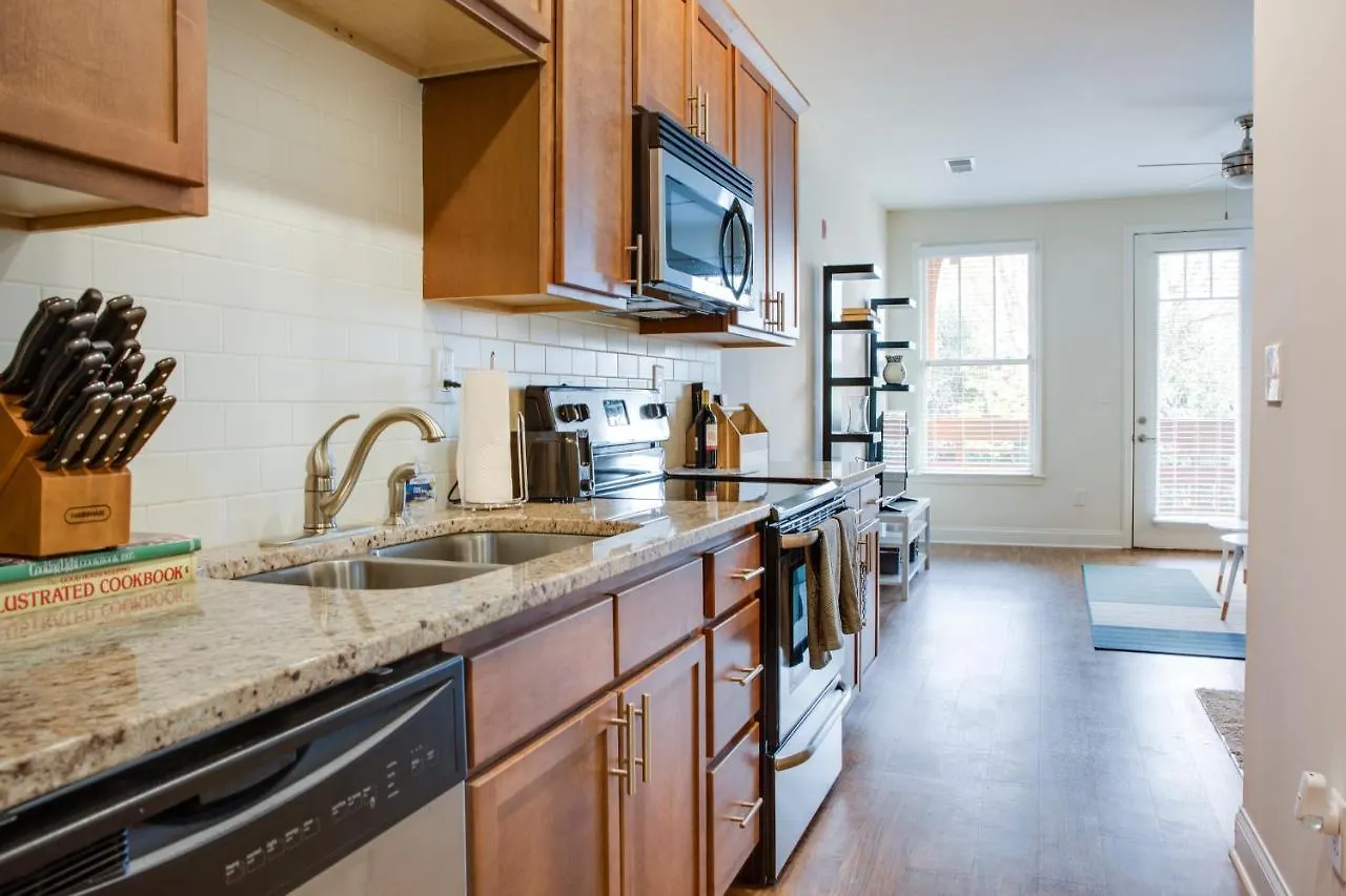 Studio And 1Br Apts By Frontdesk Apartment Charlotte